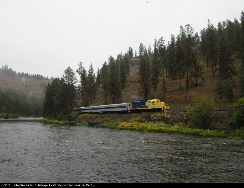 Wider shot approaching Minam